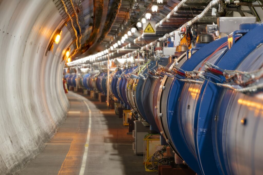 Preparando-nos para o inesperado: à procura de novos fenómenos físicos no CERN Large Hadron Collider